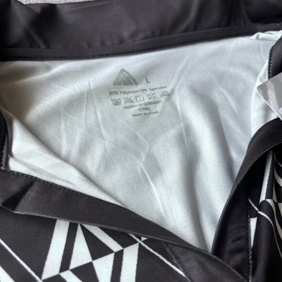 Women's Geometric Pattern Polo Shirt with Short Sleeve, Large - Picture 4 of 5